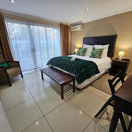 Bettie'S Luxury Lodge Kroonstad Kültér fotó