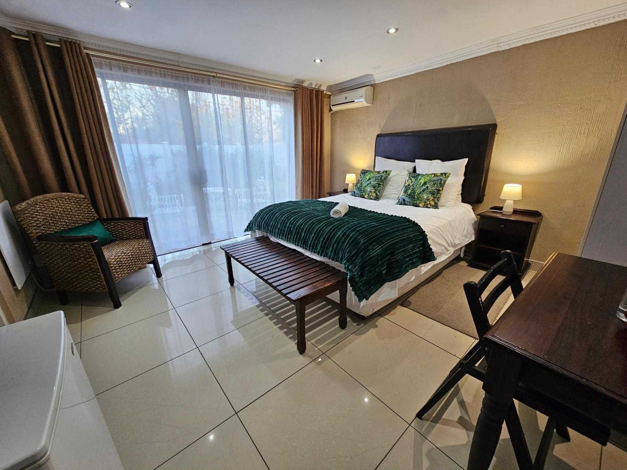 Bettie'S Luxury Lodge Kroonstad Kültér fotó
